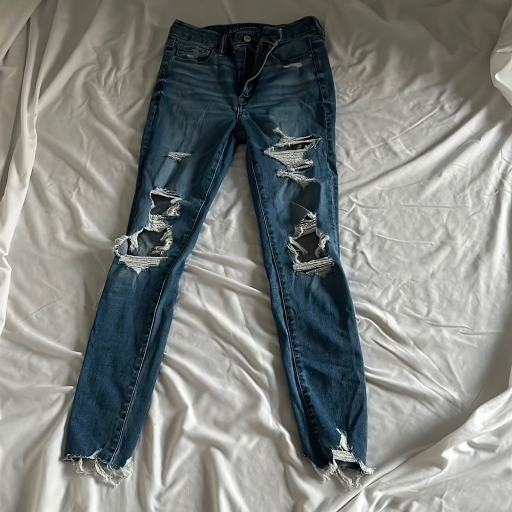 American Eagle Outfitters skinny jeans with ripped holes size 6